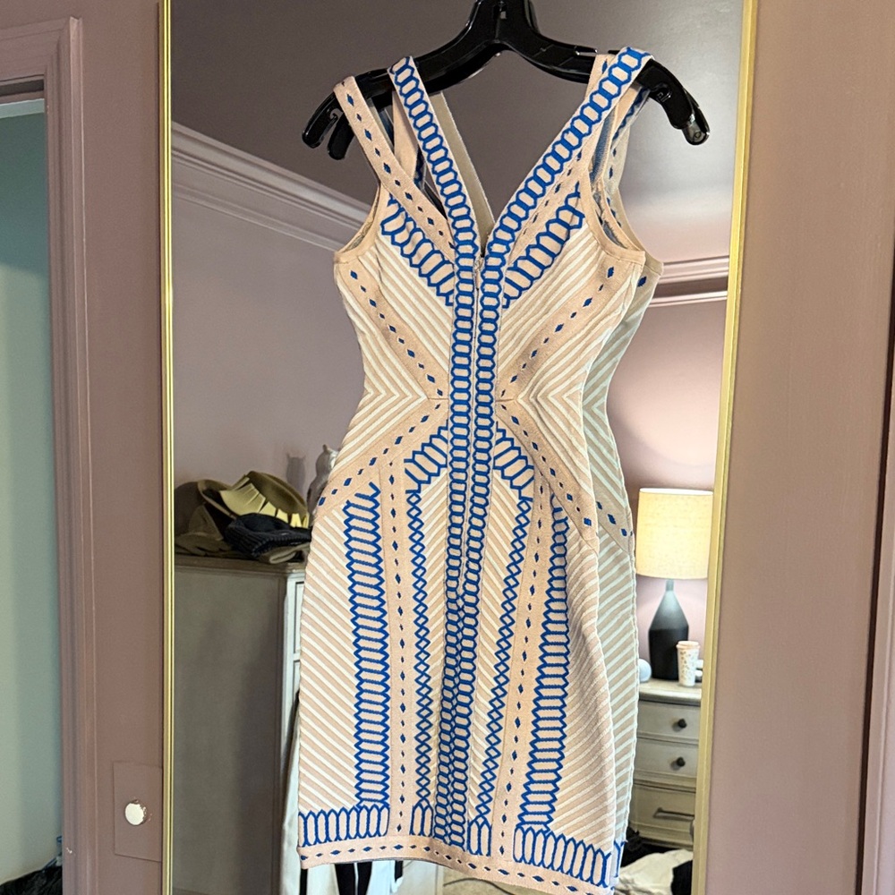 Herve Leger Cream Mini Dress with Blue Trim - Picture 3 of 3